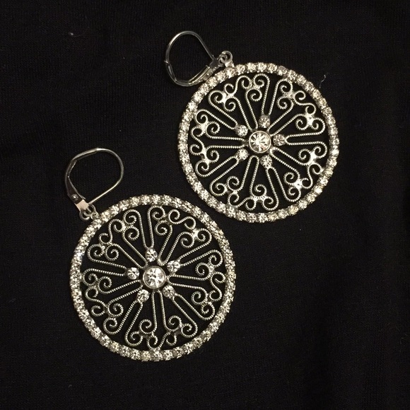 Super sparkly dangle earrings!! - Picture 2 of 5